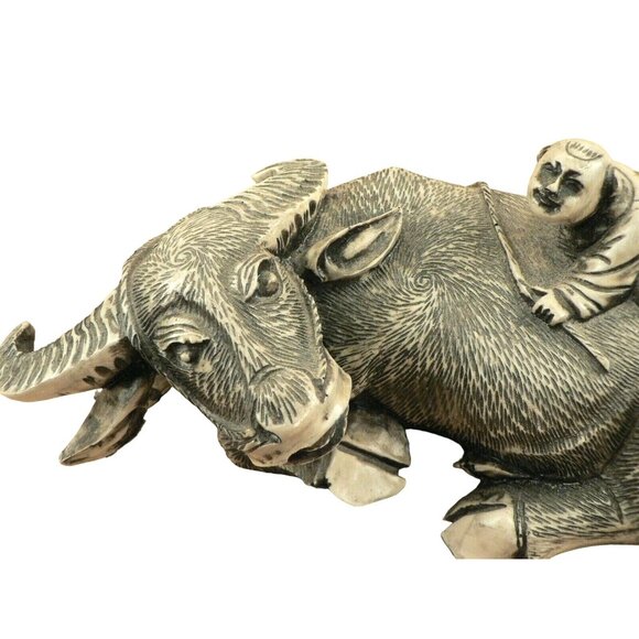 Asian style Ox Sculpture with figurine etched resin - Picture 9 of 11